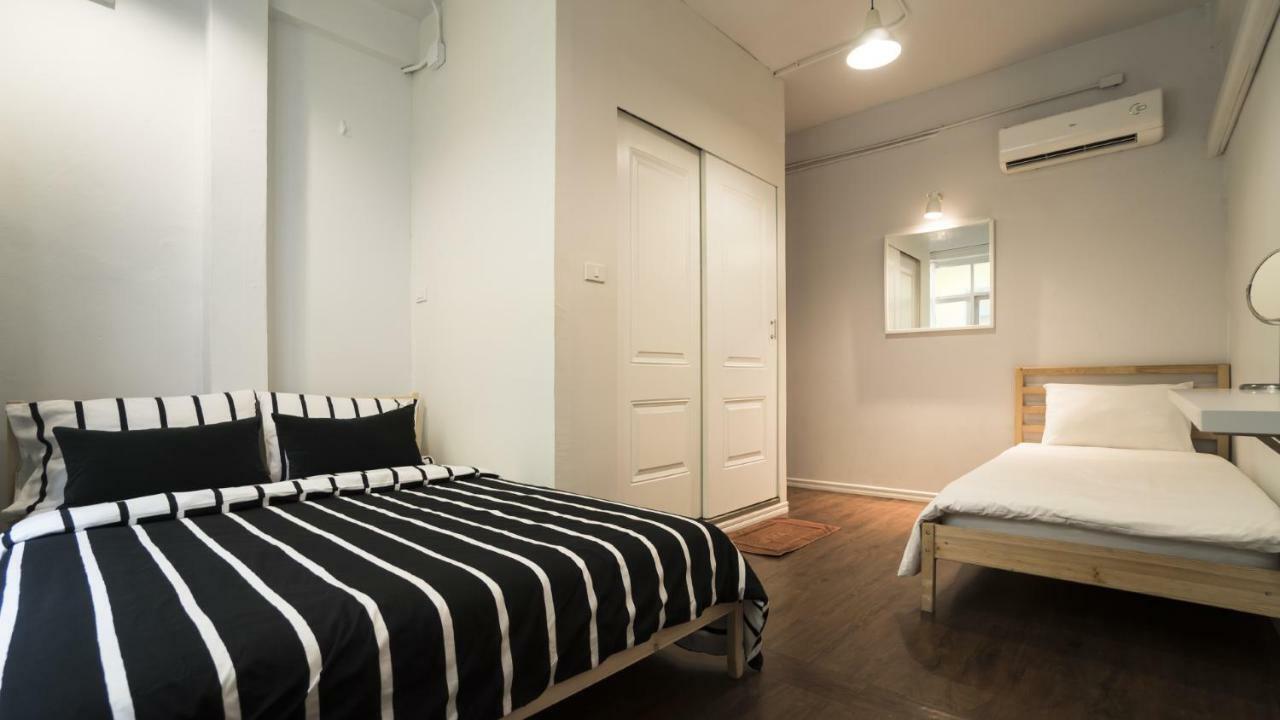Cooper Hostel Bangkok Bagian luar foto
