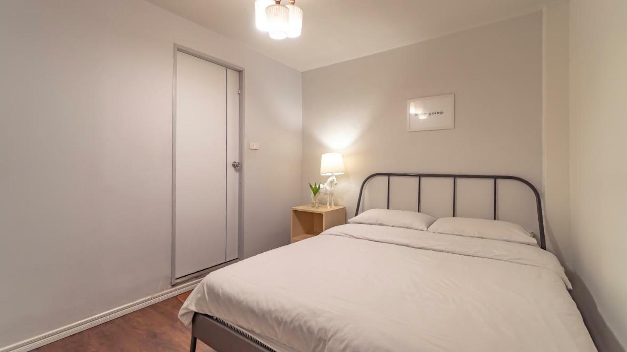 Cooper Hostel Bangkok Bagian luar foto