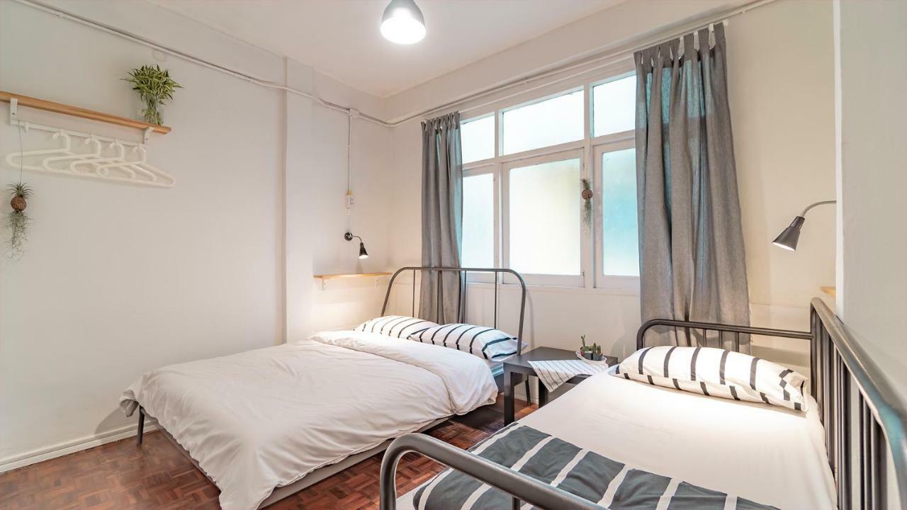 Cooper Hostel Bangkok Bagian luar foto