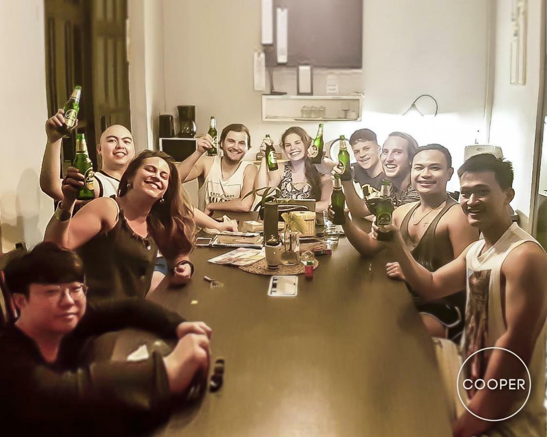 Cooper Hostel Bangkok Bagian luar foto