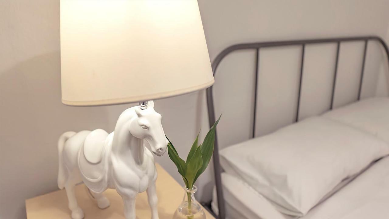 Cooper Hostel Bangkok Bagian luar foto