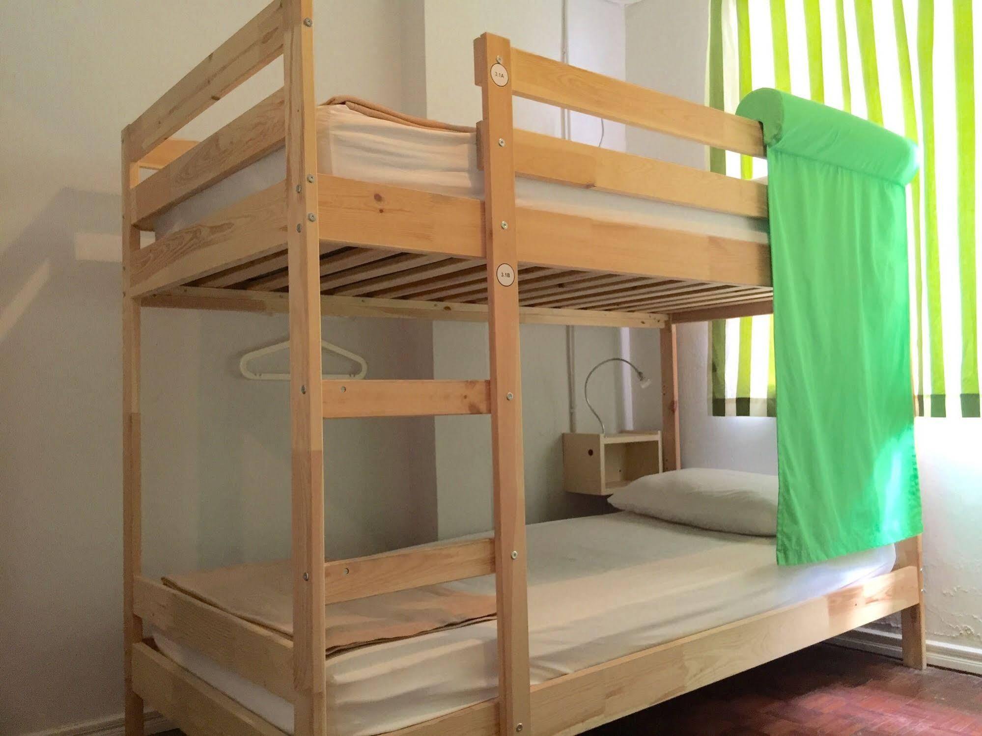Cooper Hostel Bangkok Bagian luar foto
