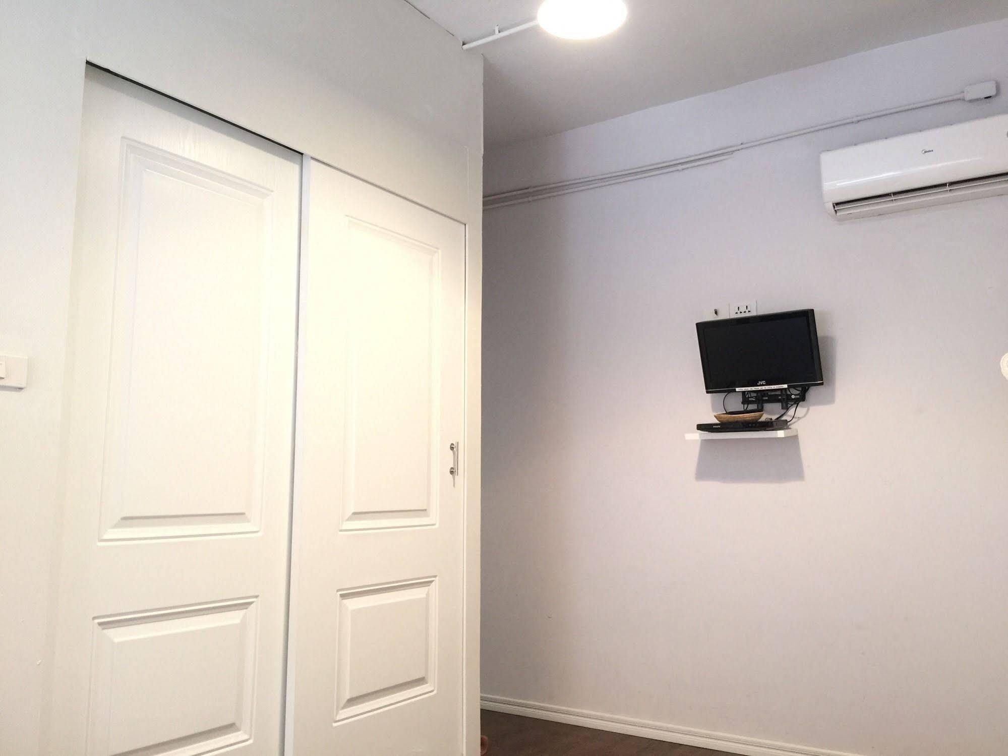 Cooper Hostel Bangkok Bagian luar foto